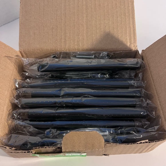 Black Metal Handle with Screws Cabinet Hardware 11 pieces - Picture 3 of 3